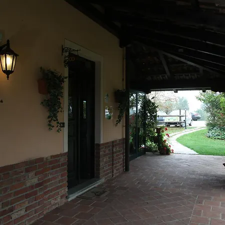 Cascina Papa Mora-2
